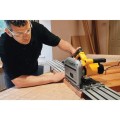 DeWalt Zaglebiarka 165mm 1300W DWS520KTR pracuje.jpg