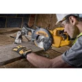 tarcza 216mm dewalt DT1953 pracuje.jpg