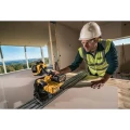 odkurzacz przemyslowy akumulatorowy dewalt 18v xr DCV584L pracuje na budowie.jpg